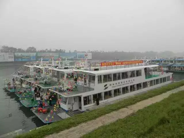 4 sterne Boot auf dem Li Fluss